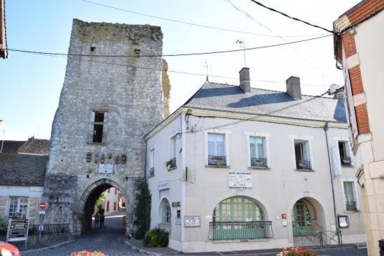 Auberge De La Tour Mennetou-sur-Cher 外观 照片