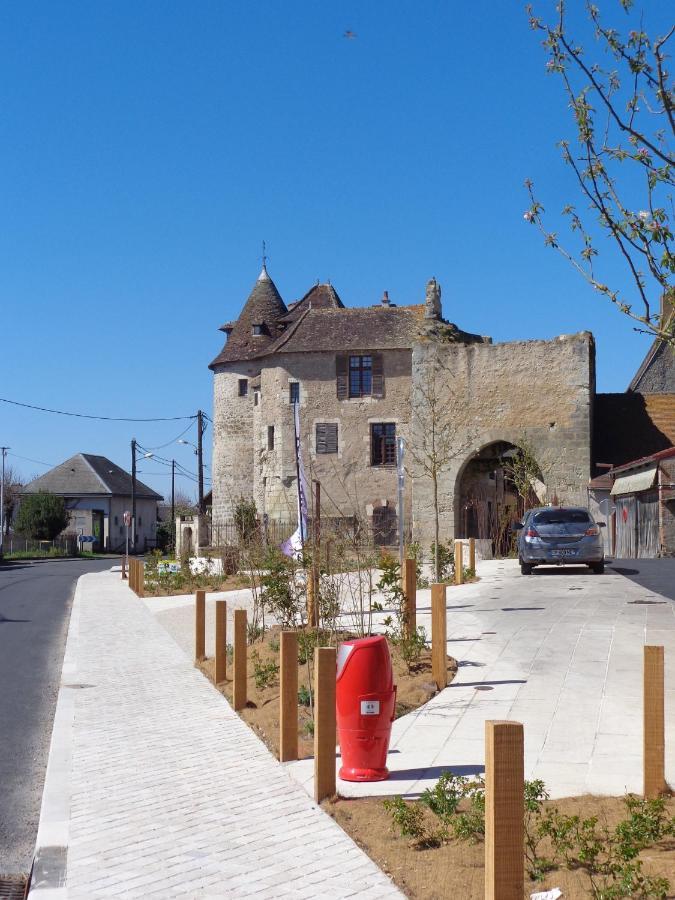 Auberge De La Tour Mennetou-sur-Cher 外观 照片